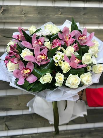 Букет цветов из: Розы и Хризантемы в Гончарово