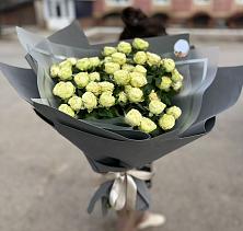 Букет Белые кустовые розы Солинеро в Гончарово