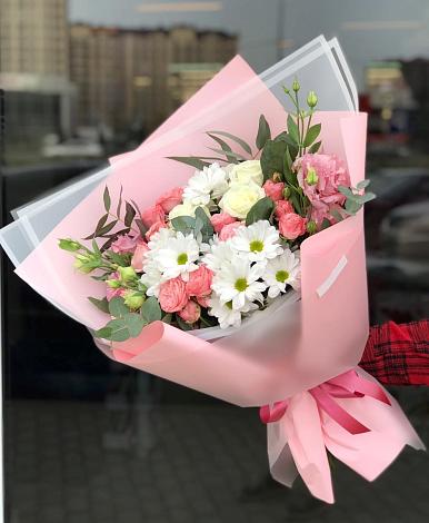 Букет цветов из: Розы, Лизиантусы и Хризантемы в Гончарово